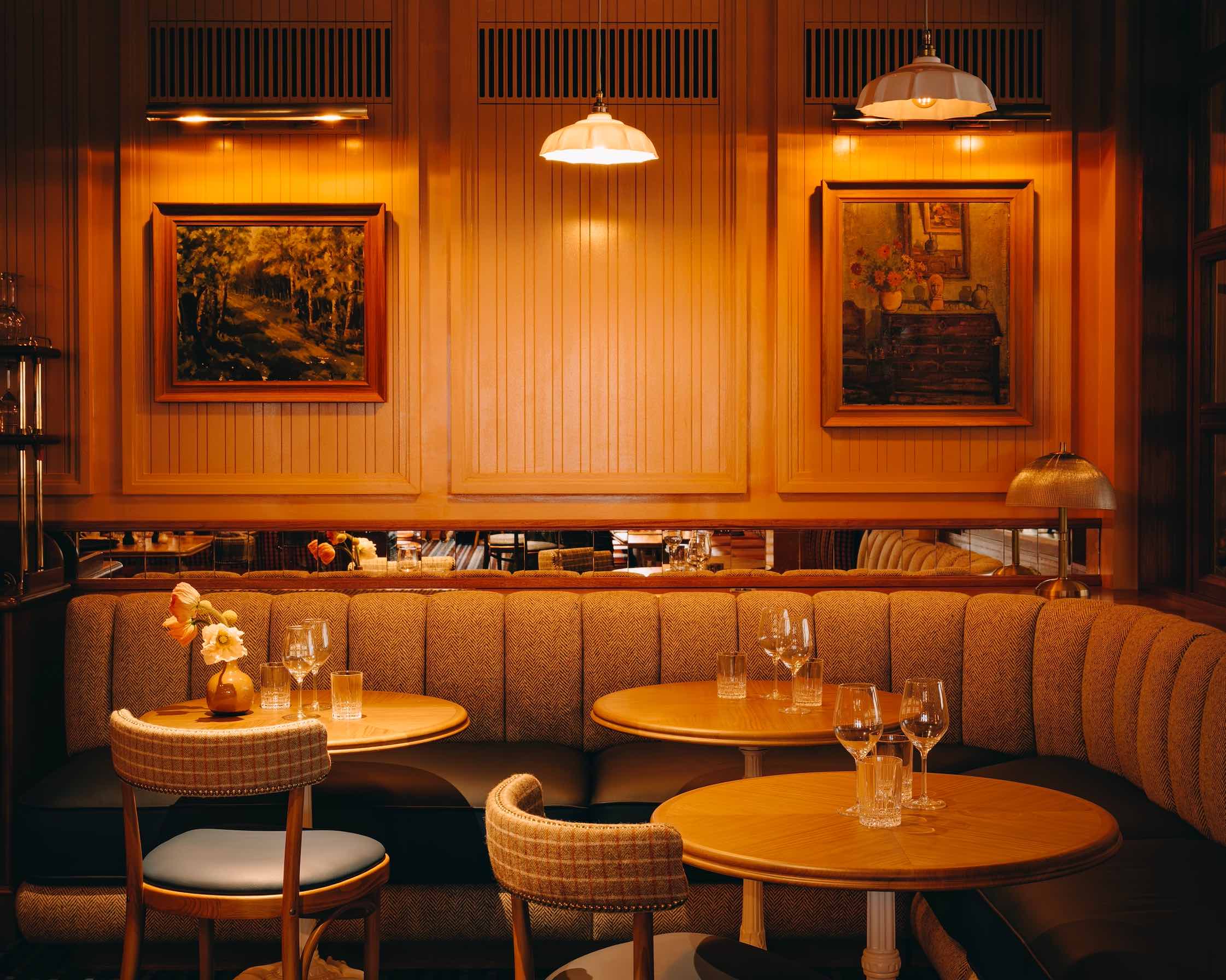 Public House Salle 2.jpg