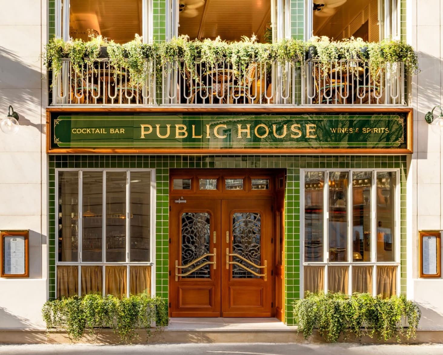 Public House 